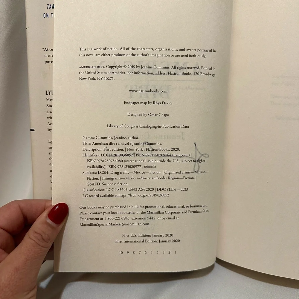 American Dirt Hardcover Book - First Edition SIGNED copy by Jeanine Cummins - Picture 6 of 7